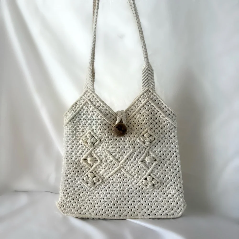 Vintage 70s white macrame purse shoulder boho indie cottage